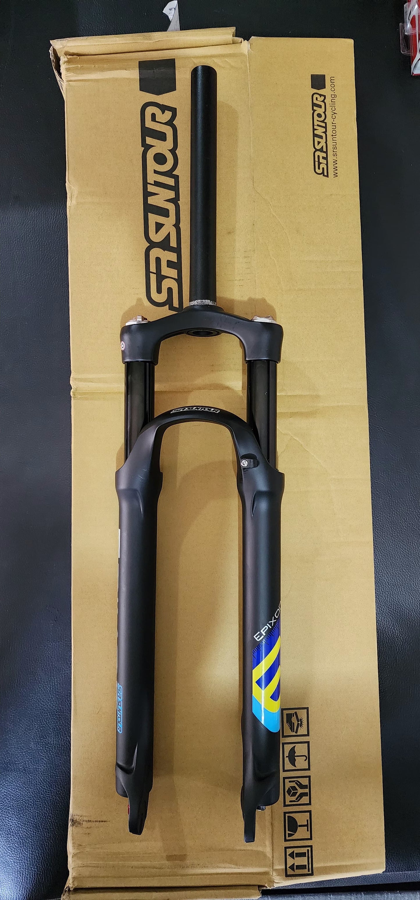 Suspension SR Suntour Epixon-9 LO R Rim - 29", 100mm, Recta de aguja QR x 100mm, Nueva