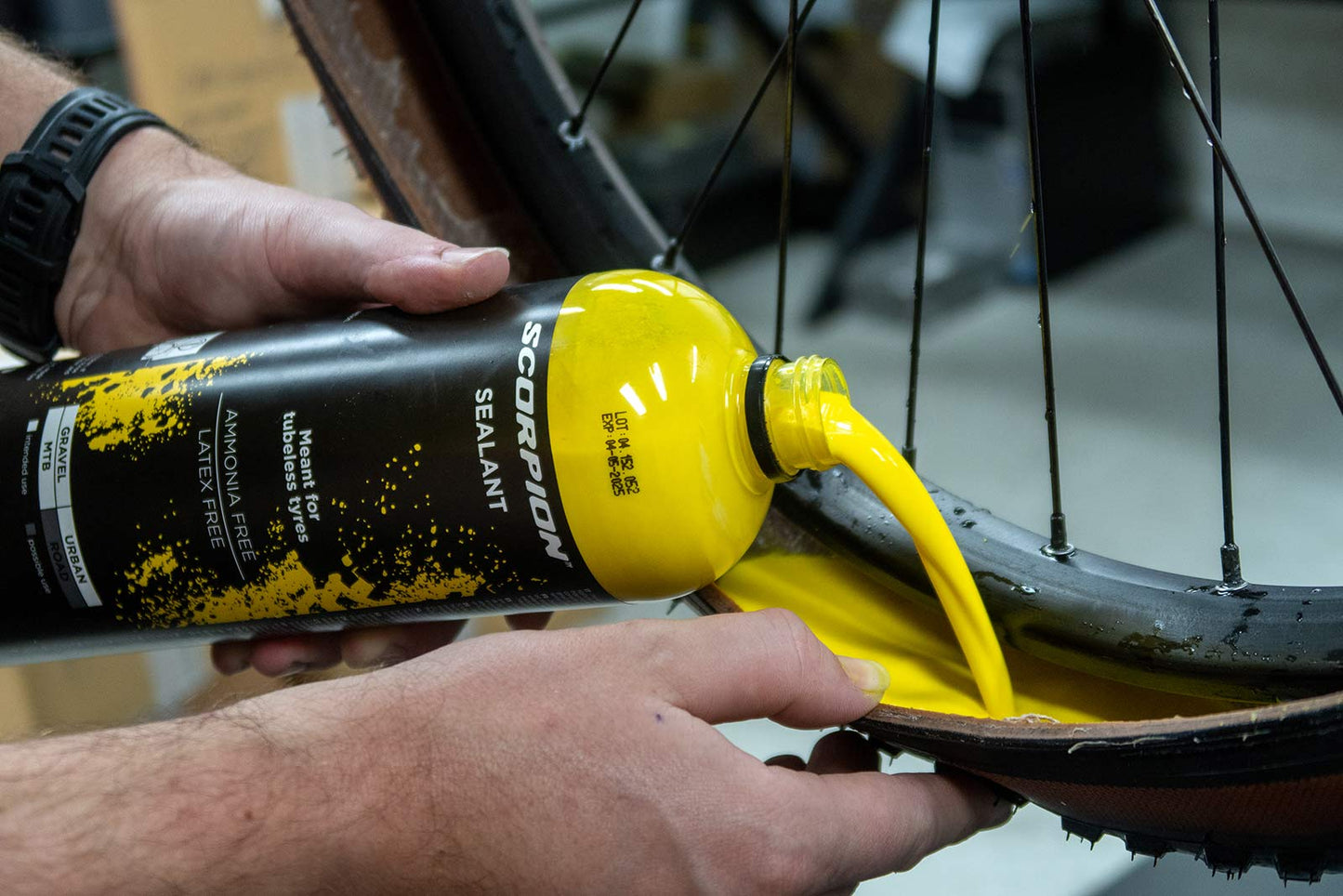 Líquido tubeless Pirelli Scorpion SmartSeal - 1 Litro/33.8 oz