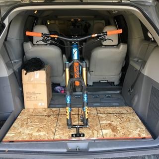Porta bicicletas Kuat Dirtbag, para eje pasante 15mm x 110mm